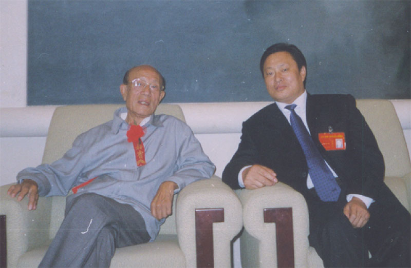 世界卫生组织副主席谭云鹤亲切接见夏钢